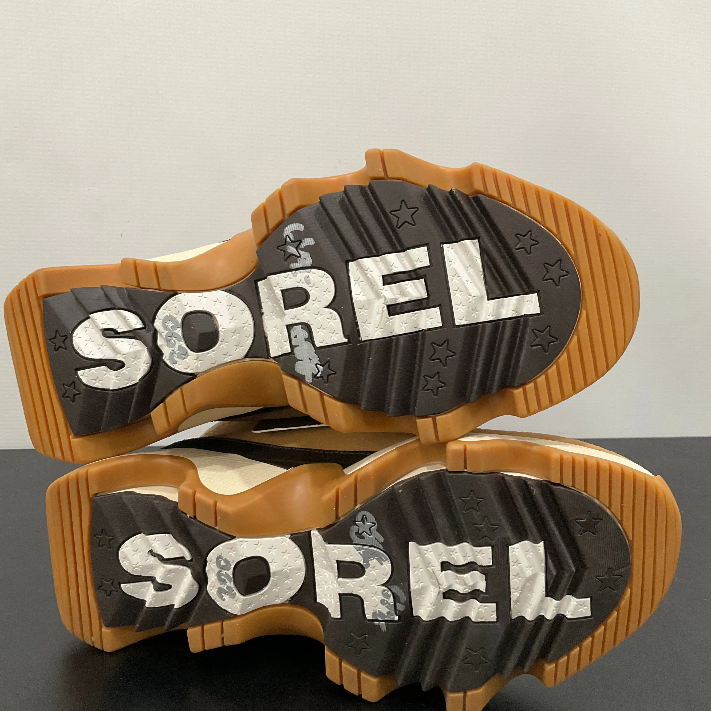 Boots Hiking By Sorel In Brown, Size: 6.5