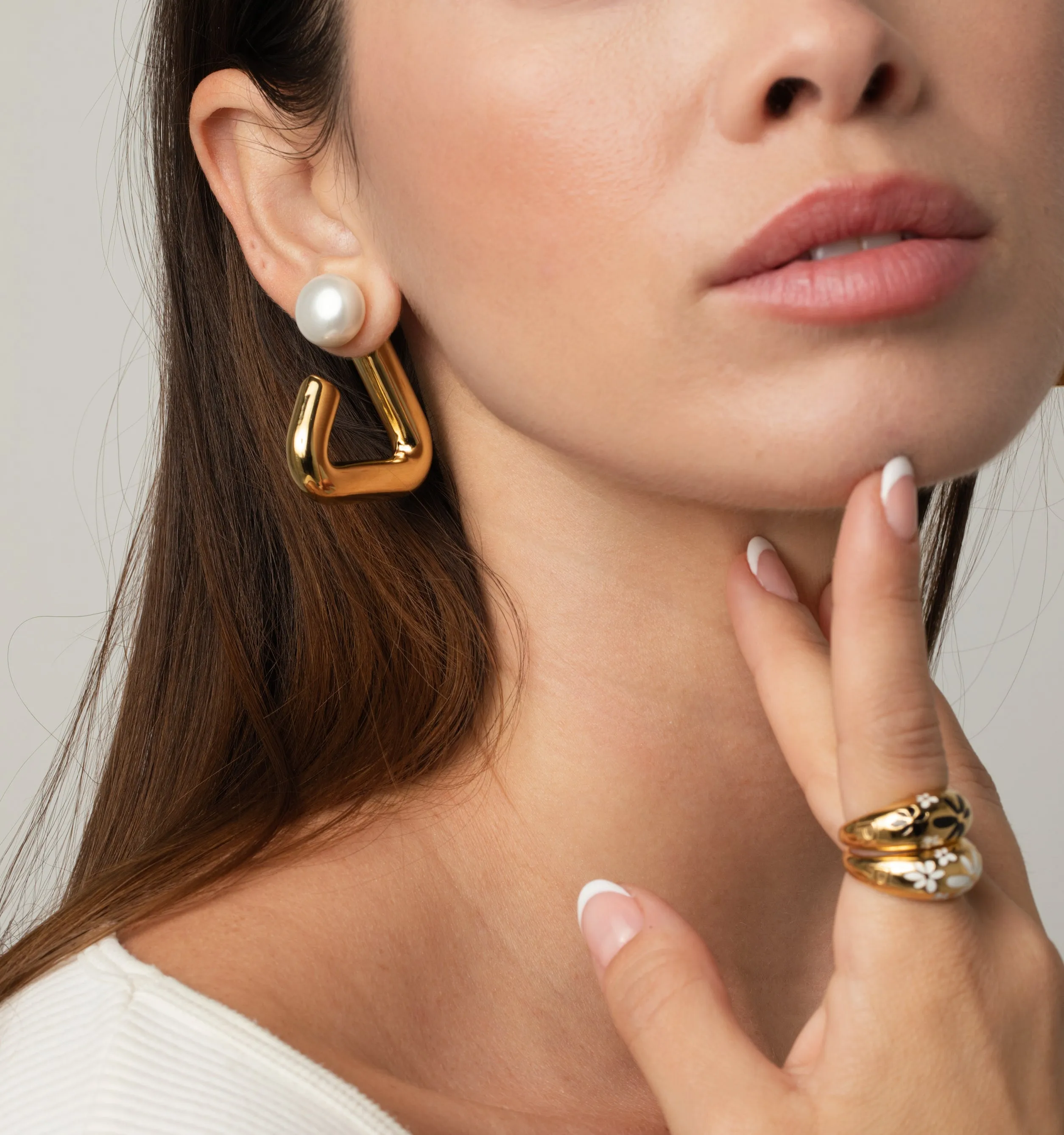 Mila Reversible Hoop Earrings - Pearl